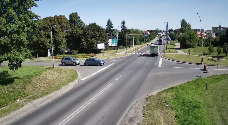 Correct camera frame for counting an intersection or roundabout